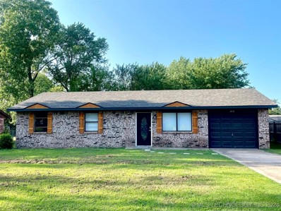 215 E Washington, Oktaha, OK 74450 - #: 2429571